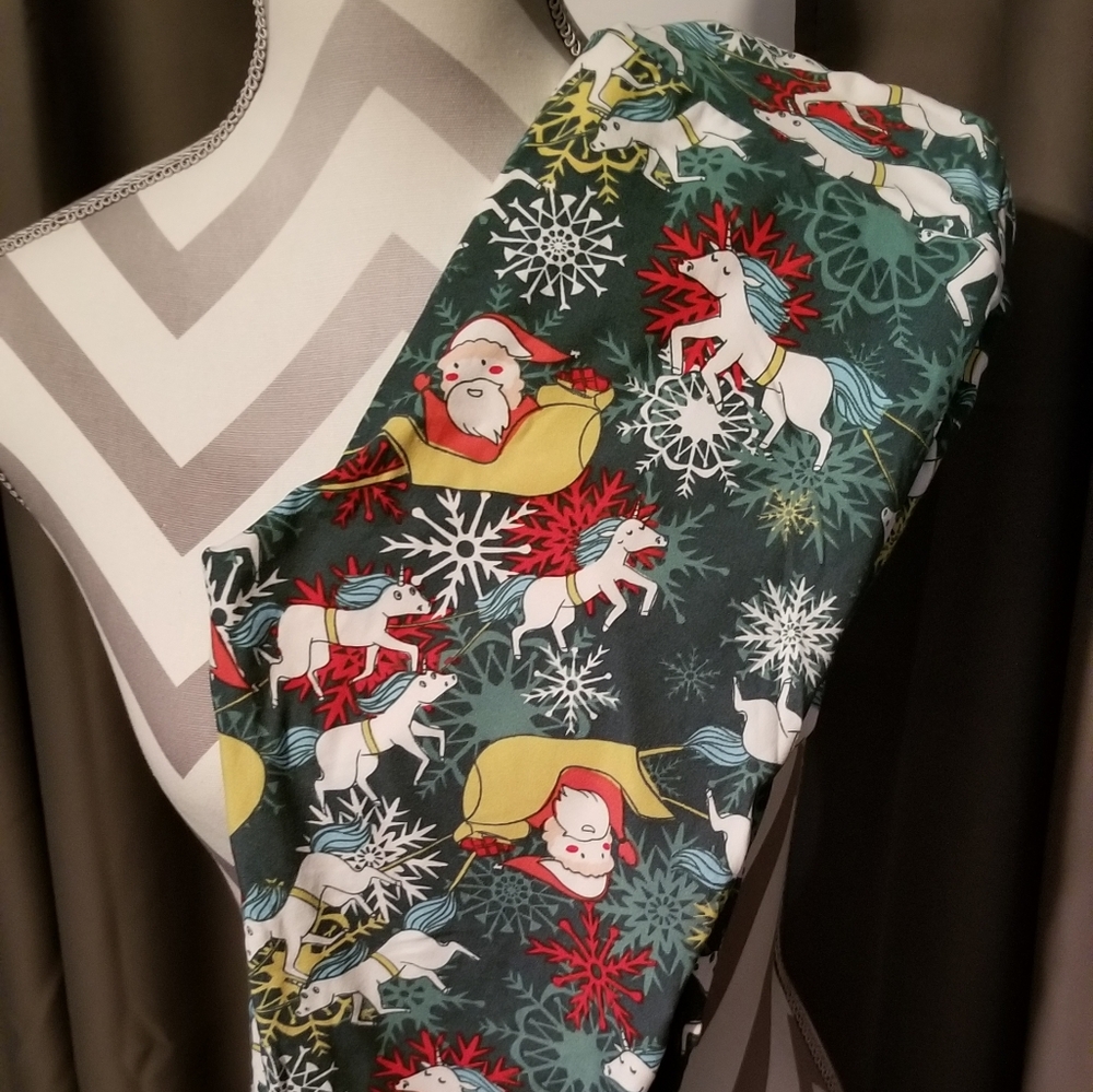 💥UNICORN💥NWT LULAROE OS CHRISTMAS LEGGINGS